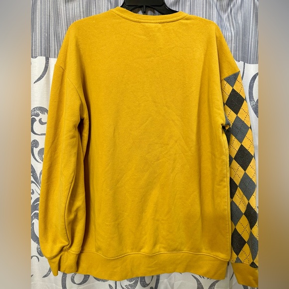 Wizarding World Harry Potter Hufflepuff Unisex Knit Argyle Yellow Crewneck Sz M - Picture 4 of 4